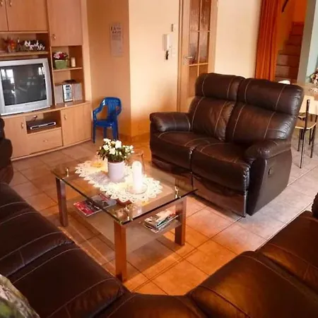 Elegant With Sauna, Cleaning Included Holiday home